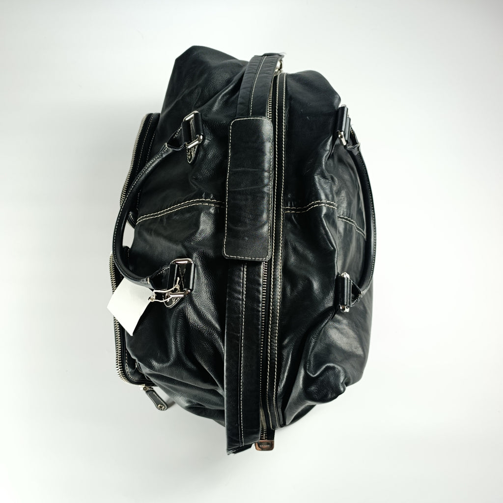 Borsa a Mano Gucci in Pelle Nera con Patch Decorativo