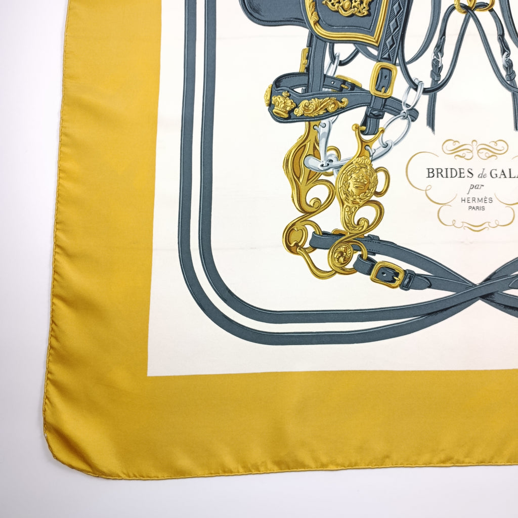 Foulard Hermès Brides de Gala Oro Vintage Prima Edizione