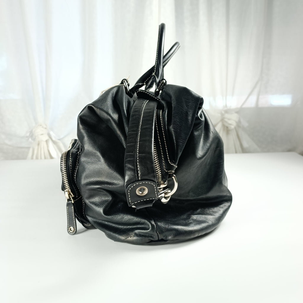 Borsa a Mano Gucci in Pelle Nera con Patch Decorativo