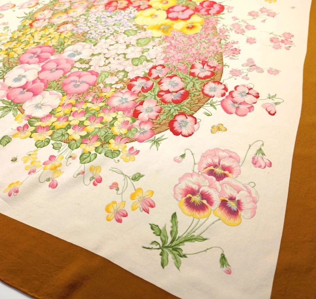 Foulard Gucci Vintage Motivo "Flora" con Bordo Marrone