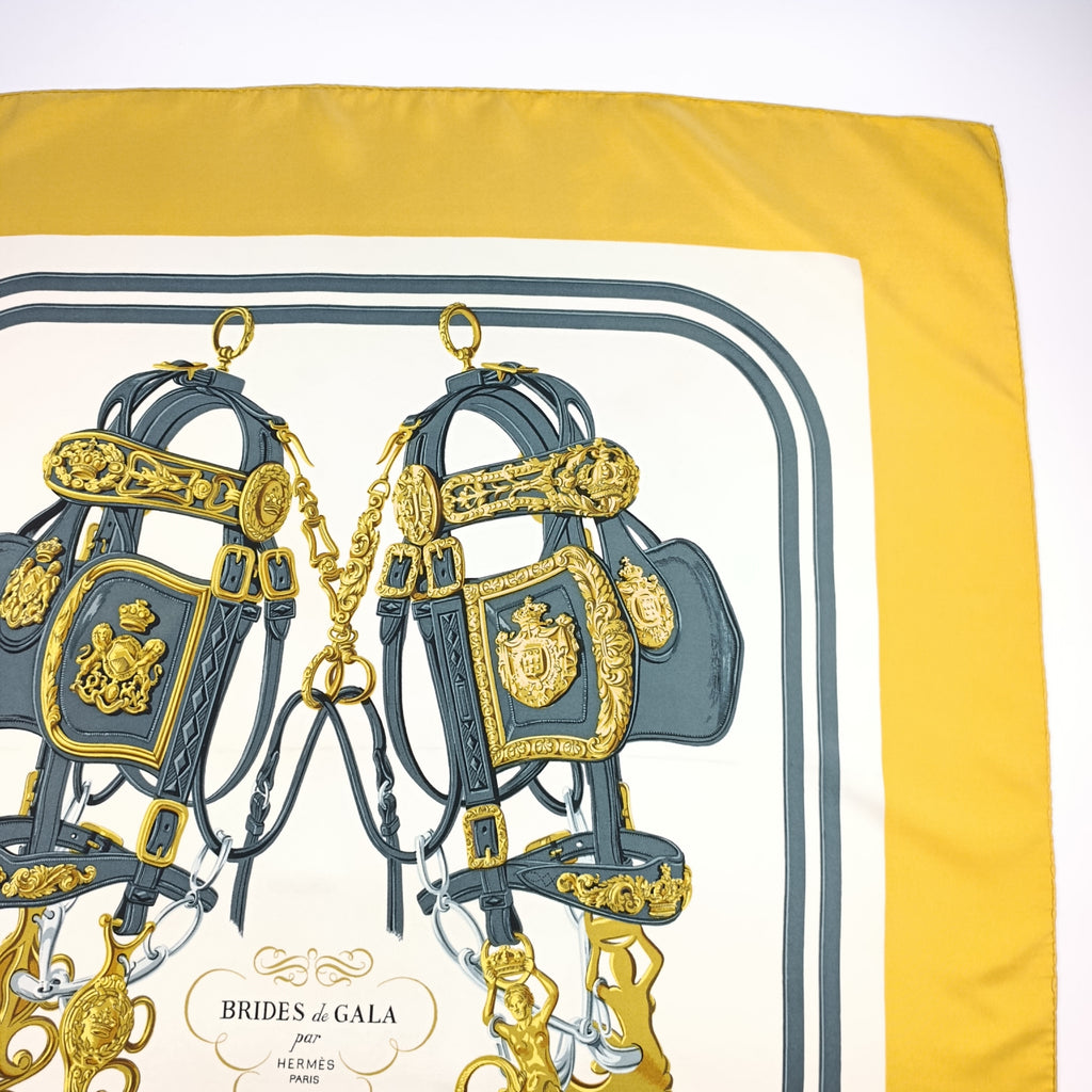 Foulard Hermès Brides de Gala Oro Vintage Prima Edizione