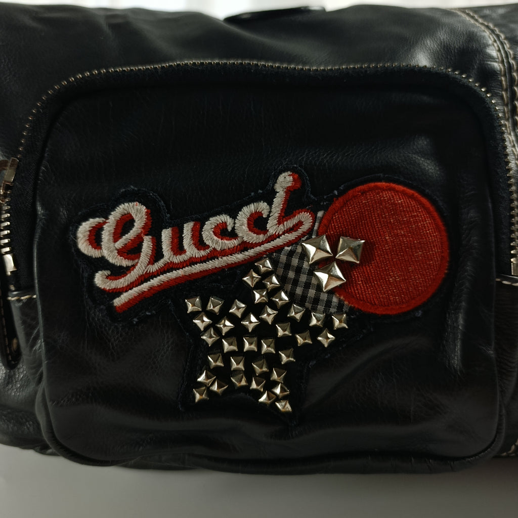 Borsa a Mano Gucci in Pelle Nera con Patch Decorativo