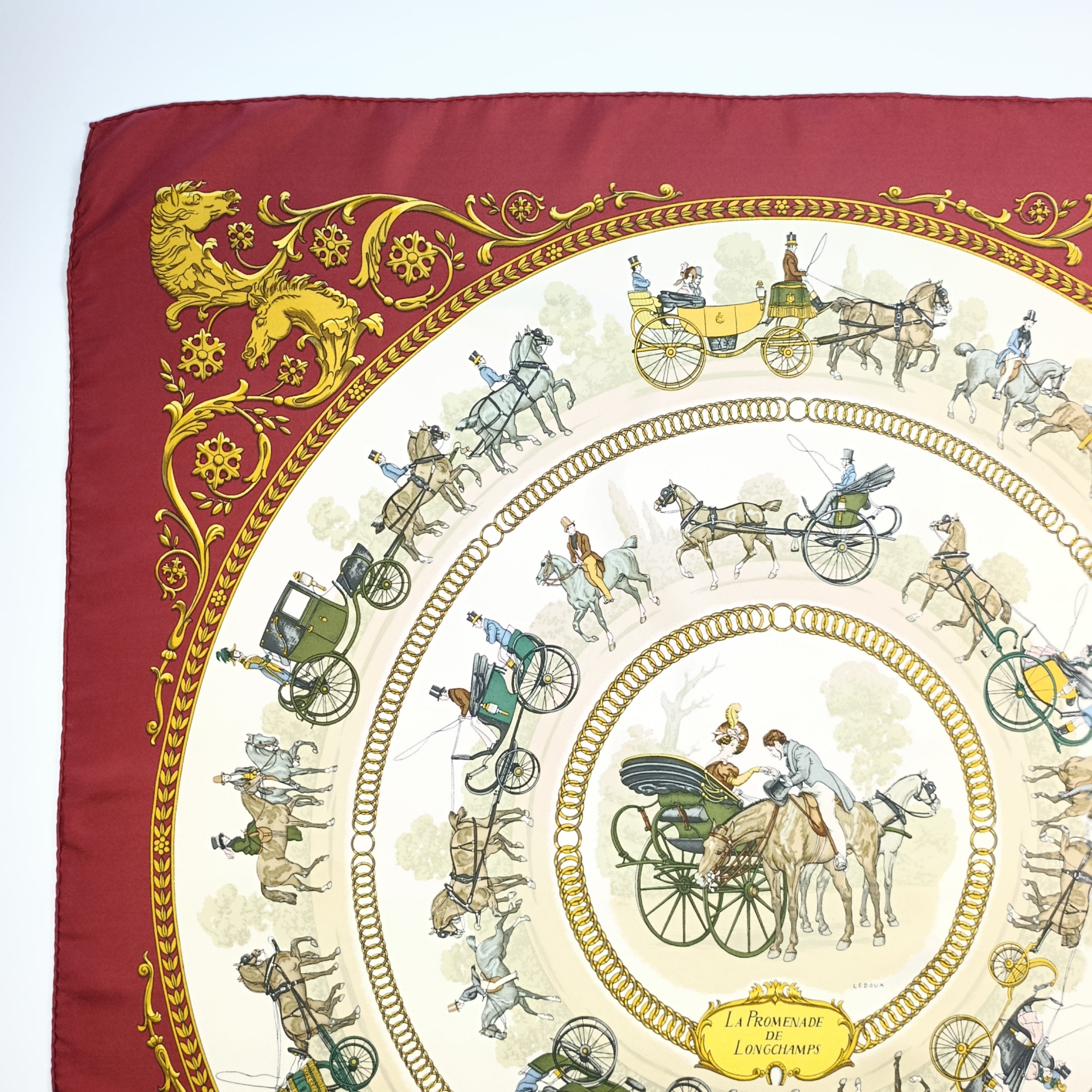Foulard Hermès Carré "La Promenade de Longchamps"  Bordo Rosso