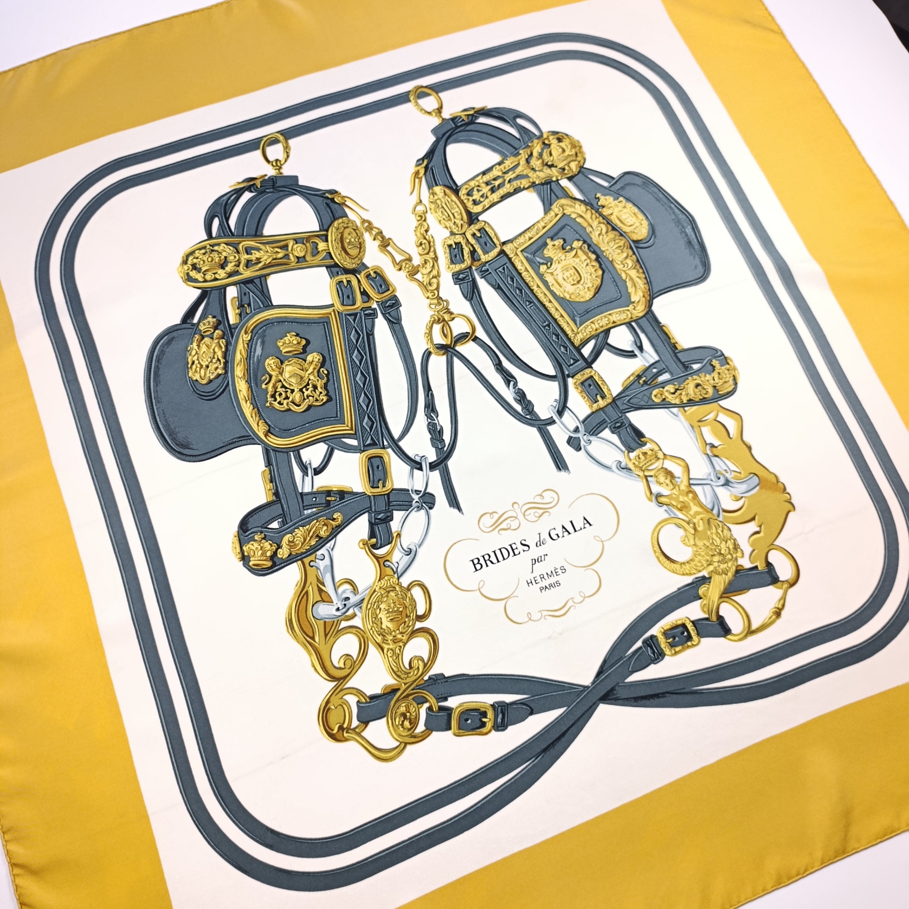Foulard Hermès Brides de Gala Oro Vintage Prima Edizione