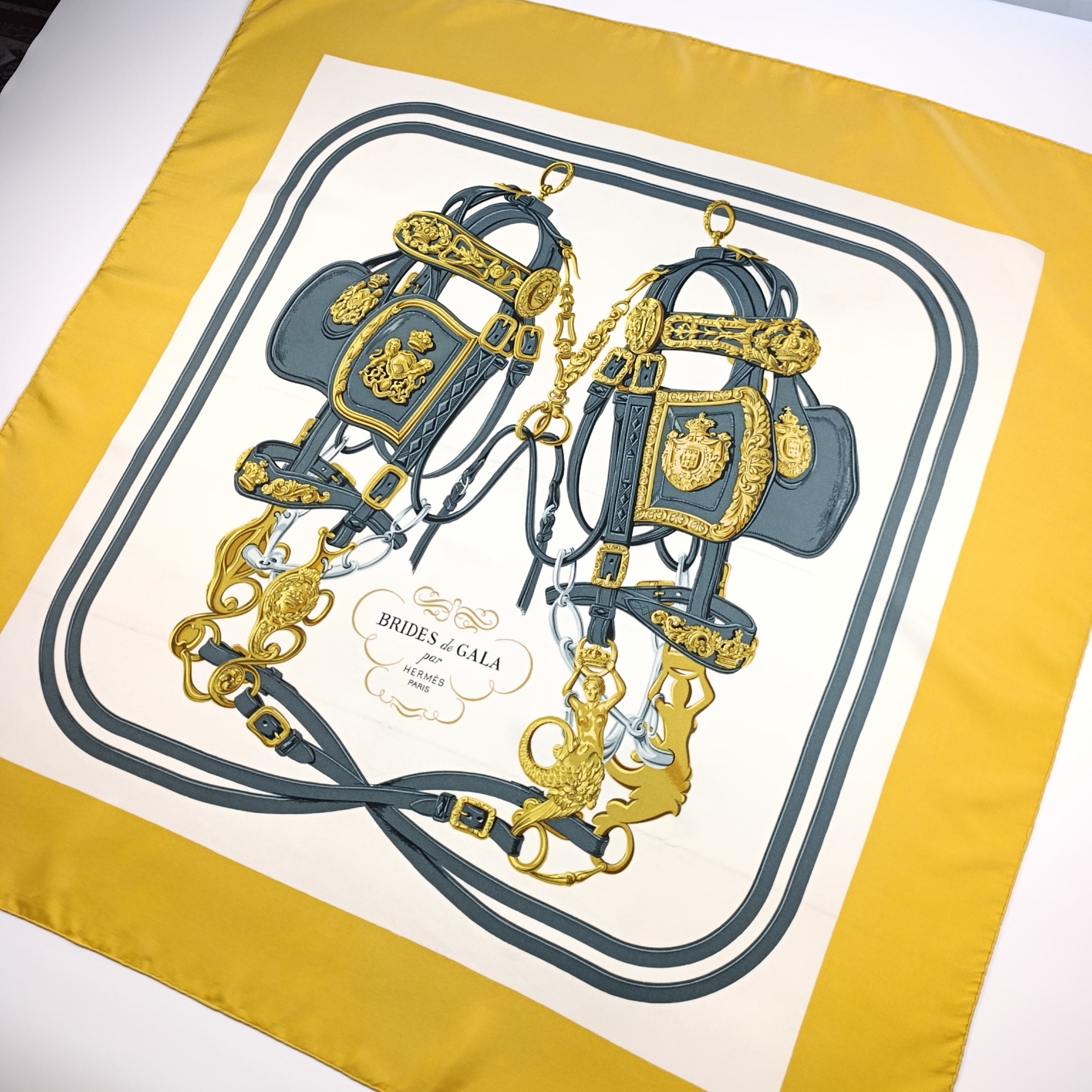 Foulard Hermès Brides de Gala Oro Vintage Prima Edizione